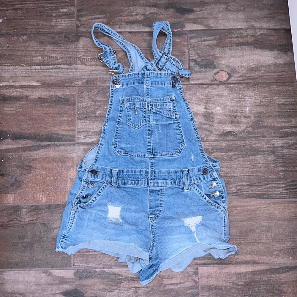 Selling Unionbay overall shorts. Denim XS Juniors.